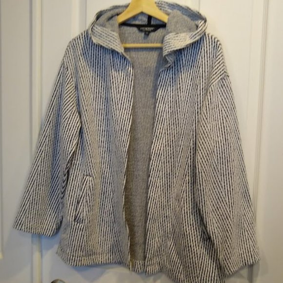 Liverpool Open Hooded Jacket Small - Picture 3 of 8